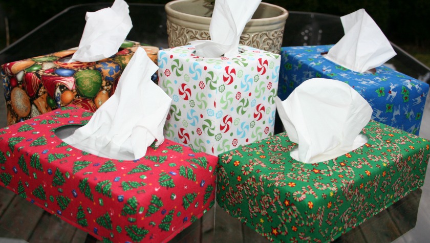 https://www.supermomnocape.com/wp-content/uploads/2015/12/Reversible-Tissue-Box-Cover-Tutorial-Christmas-Tissue-Box-Covers-feature-image.jpg